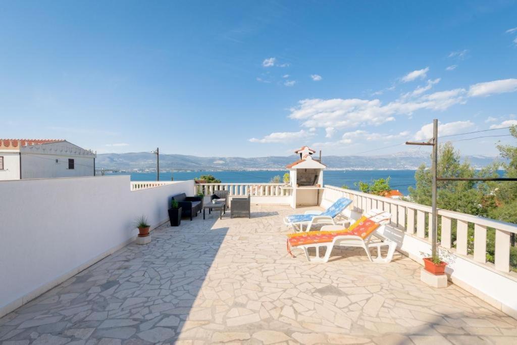 Ferienwohnung In Arbanija Mit Meerblick, Balkon, Klimaanlage, W-Lan 5137-1 Trogir Luaran gambar